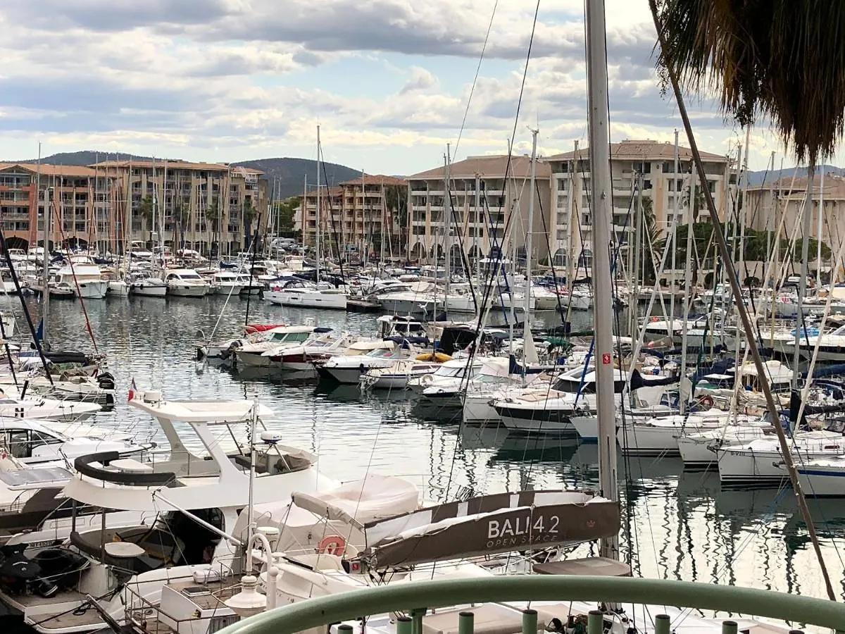 Port Frejus location
